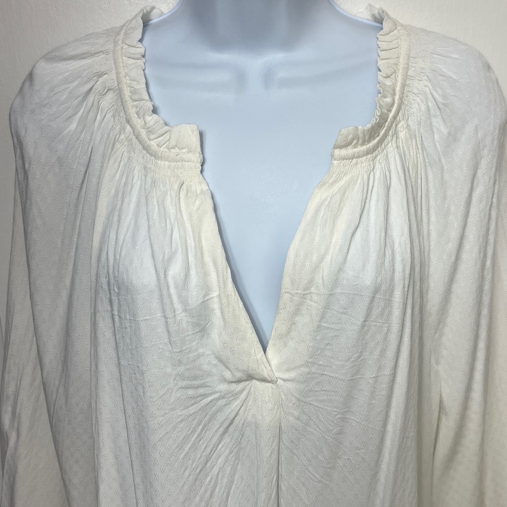 Crown & Ivy long-sleeve Ivory colored V-neck, peasant top, 3/4 sleeves PXL